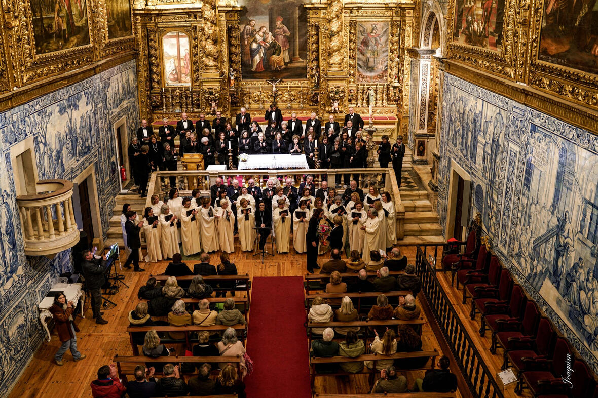 Com participação especial do Coral de la Cátedra Ramón Medina del Liceo de Córdoba, na Igreja da Misericórdia de Évora